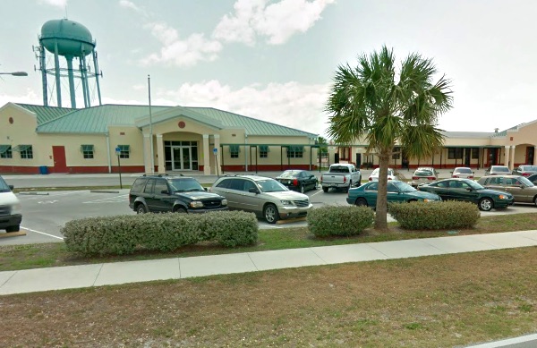 Gifford Middle School receives bomb threat.