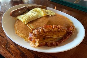 Breakfast review at Mo-Bay Grill in Sebastian, Florida.
