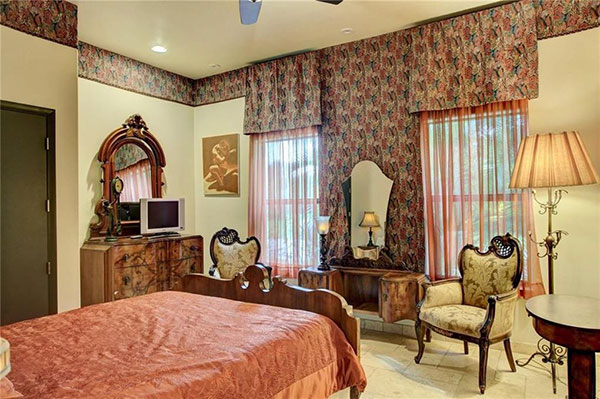 Arlo Guthrie's home (Photo: Realtor.com)