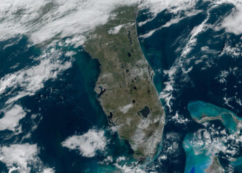 Current weather satellite over Florida (NOAA)