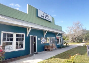 Willy's Bar & Grill in Fellsmere, Florida.