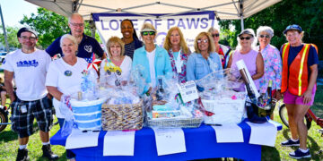 Volunters at 'For the Love of Paws'