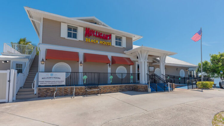 Mulligans Marina (Bernadette Bunch)