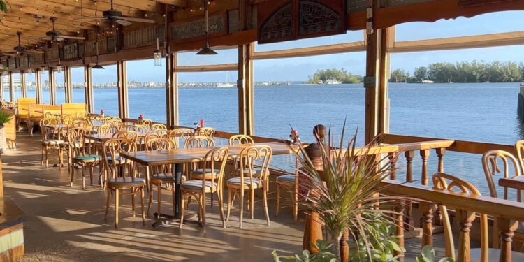 Black Fins restaurant Captian Hirams Resort.