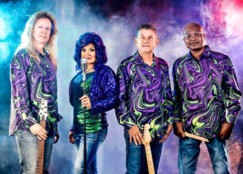 Switch with Ana performing in Sebastian.