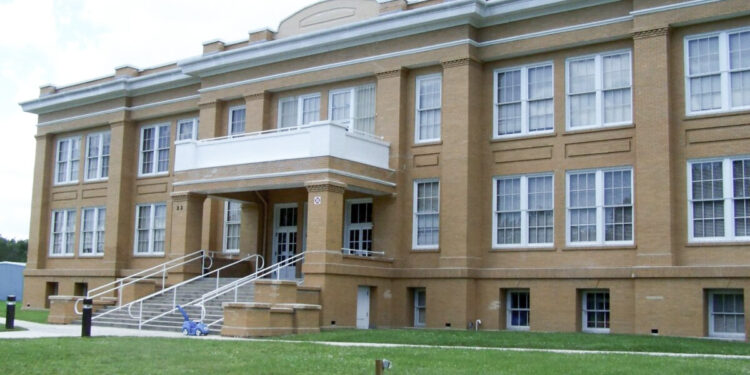 Fellsmere celebrates Florida City Week with a student-led flag design contest for the official banner.