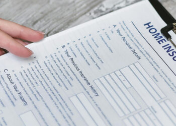 A new blockchain initiative challenges homeowners insurance with an upcoming website launch.