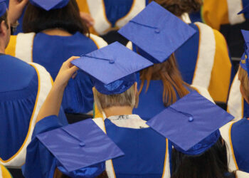 $1,300 scholarships to five 2026 graduates from Indian River County high schools