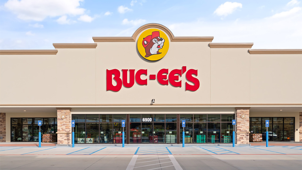 Buc-ee's plans massive St. Lucie County travel center; top jobs could pay $275,000