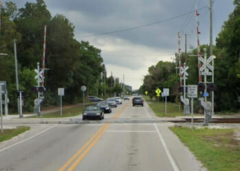 Railway crossing on Roseland Road