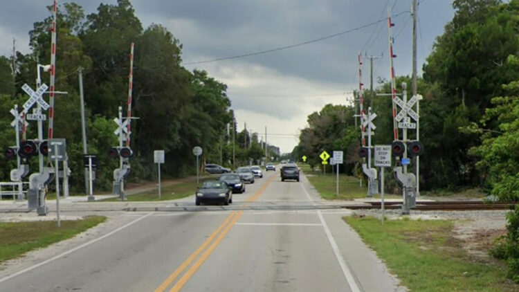 Railway crossing on Roseland Road