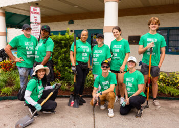 John’s Island Club at Gifford Youth Achievement Center for campus beautification. 1st row – Norma Montoya, Jacob Kendall, Kate Parra. 2nd row – Mark Gobetz, Rochelle Gobetz, Evelyn Ensor, Kerri Murphy, Abby Tipton, Carson Parra